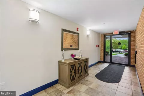 Entry Way - 15210 Elkridge Way #91-2E, Silver Spring, MD 20906 photo 1 of 7