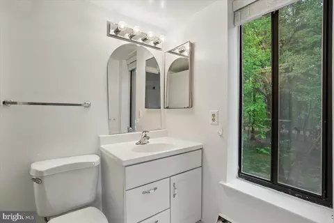 Bath - 15210 Elkridge Way #91-2E, Silver Spring, MD 20906 photo 1 of 3