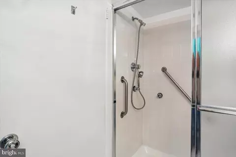 Bath - 15210 Elkridge Way #91-2E, Silver Spring, MD 20906 photo 2 of 3