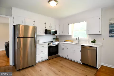 24909 Woodfield School Rd, Gaithersburg, MD 20882