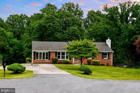 24909 Woodfield School Rd, Gaithersburg, MD 20882