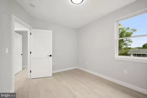 Bedroom - 601 Ray Dr, Silver Spring, MD 20910 photo 5 of 8