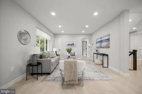 Living - 601 Ray Dr, Silver Spring, MD 20910 photo 1 of 6