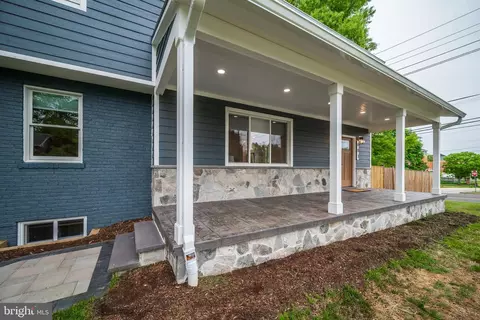 Exterior - 601 Ray Dr, Silver Spring, MD 20910 photo 4 of 10