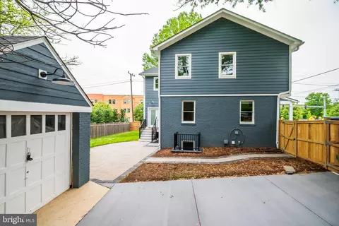 Exterior - 601 Ray Dr, Silver Spring, MD 20910 photo 9 of 10
