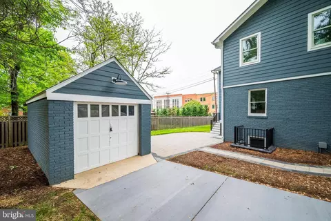 Exterior - 601 Ray Dr, Silver Spring, MD 20910 photo 10 of 10