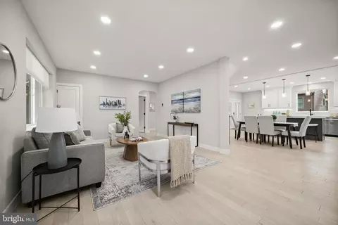 Living - 601 Ray Dr, Silver Spring, MD 20910 photo 2 of 6