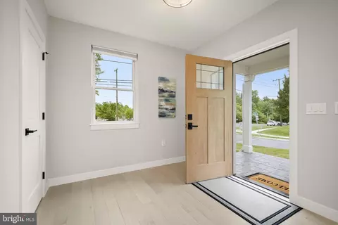 Entry Way - 601 Ray Dr, Silver Spring, MD 20910 photo 1 of 13