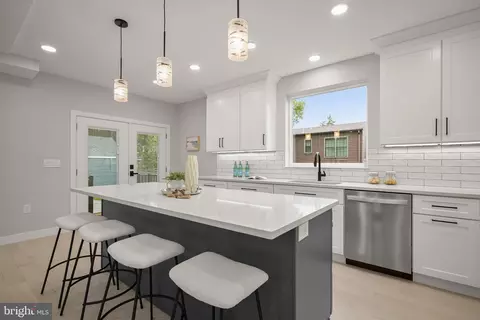 Kitchen - 601 Ray Dr, Silver Spring, MD 20910 photo 5 of 6