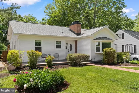 8 Oak Ave, Gaithersburg, MD 20877