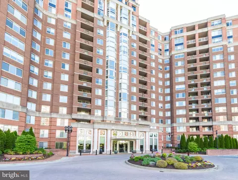 5809 Nicholson Ln #1116, North Bethesda, MD 20852
