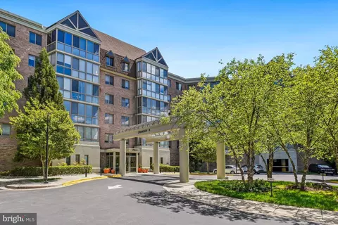 2901 S Leisure World Blvd #226, Silver Spring, MD 20906