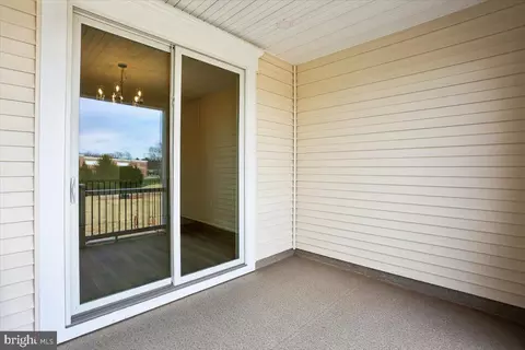 Entry Way - 102 Allen Ln, Poolesville, MD 20837 photo 12 of 18