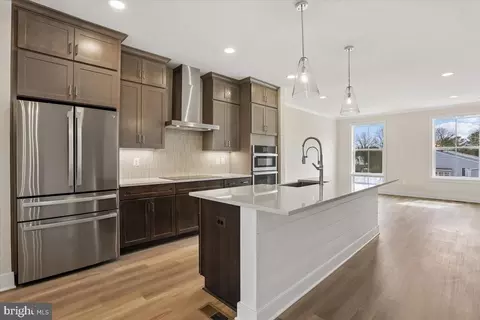 Kitchen - 102 Allen Ln, Poolesville, MD 20837 photo 1 of 2