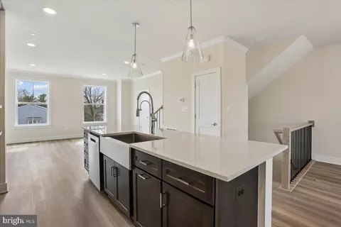 Kitchen - 102 Allen Ln, Poolesville, MD 20837 photo 2 of 2