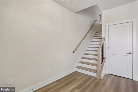 Entry Way - 102 Allen Ln, Poolesville, MD 20837 photo 5 of 18