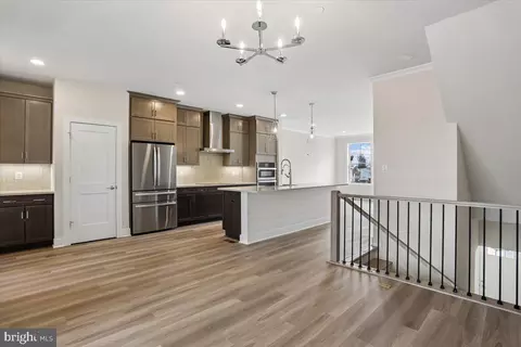 Entry Way - 102 Allen Ln, Poolesville, MD 20837 photo 11 of 18