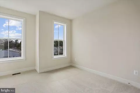 Entry Way - 102 Allen Ln, Poolesville, MD 20837 photo 16 of 18
