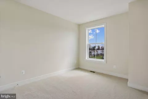 Bedroom - 102 Allen Ln, Poolesville, MD 20837 photo 2 of 6
