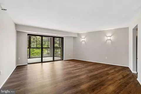 15107 Interlachen Dr #2-303, Silver Spring, MD 20906 photo 3