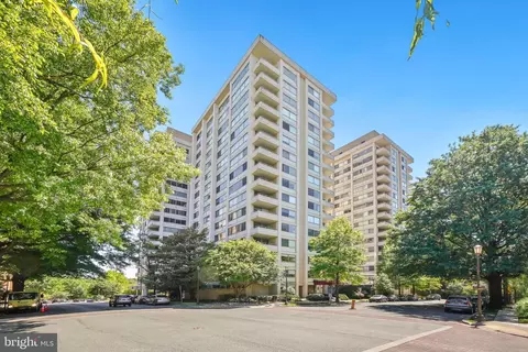 5500 Friendship Blvd #2017N, Chevy Chase, MD 20815