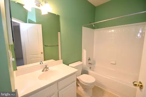 Bath - 2133 Clark Pl, Silver Spring, MD 20902 photo 3 of 4