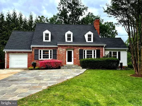 5511 Bradley Blvd, Bethesda, MD 20814