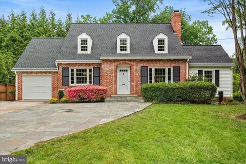 5511 Bradley Blvd, Bethesda, MD 20814