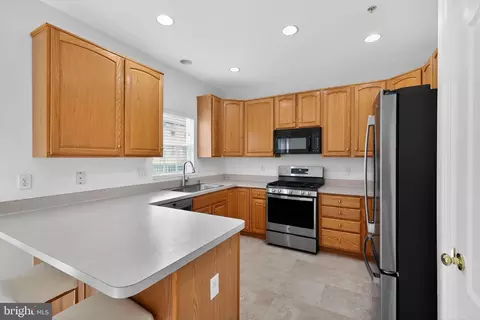 Kitchen - 2015 Wheaton Haven Ct W, Silver Spring, MD 20902 photo 1 of 2