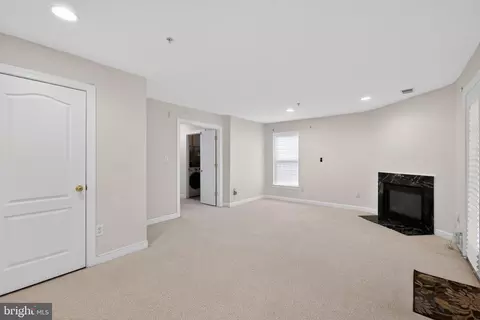 Living - 2015 Wheaton Haven Ct W, Silver Spring, MD 20902 photo 5 of 6