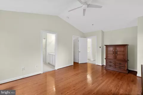 Entry Way - 2015 Wheaton Haven Ct W, Silver Spring, MD 20902 photo 2 of 2