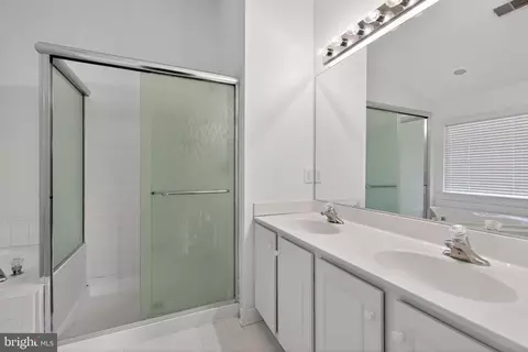 Bath - 2015 Wheaton Haven Ct W, Silver Spring, MD 20902 photo 1 of 3