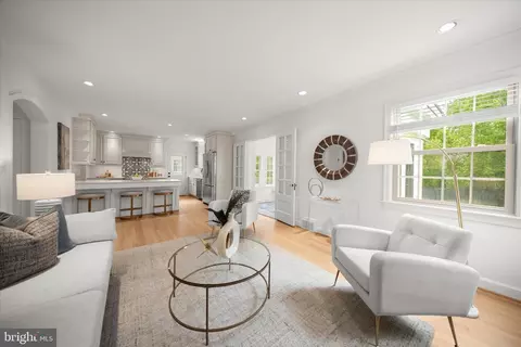 Living - 10318 Parkman Rd, Silver Spring, MD 20903 photo 3 of 4