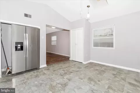 Entry Way - 1507 Jasper St, Silver Spring, MD 20902 photo 4 of 8
