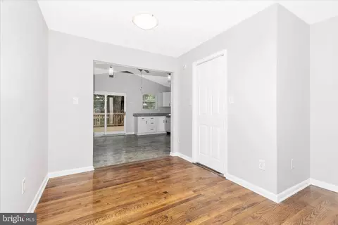 Entry Way - 1507 Jasper St, Silver Spring, MD 20902 photo 3 of 8