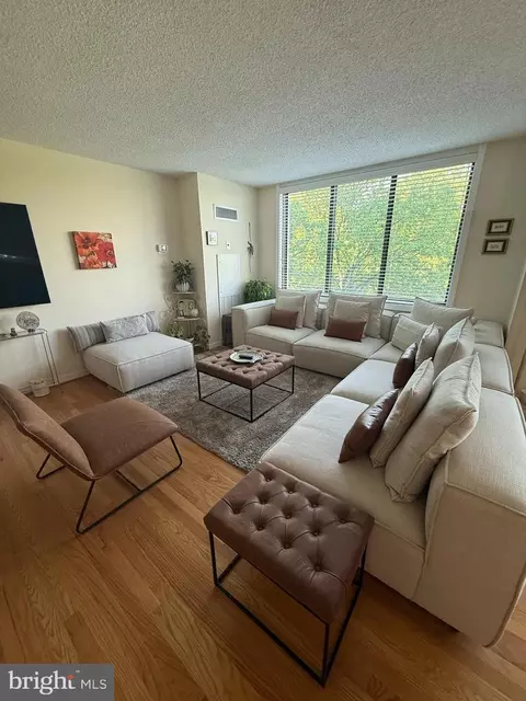 5225 Pooks Hill Rd #826N, Bethesda, MD 20814