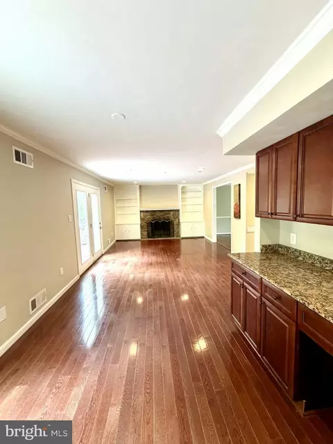 Living - 13608 Creekside, Silver Spring, MD 20904 photo 8 of 14