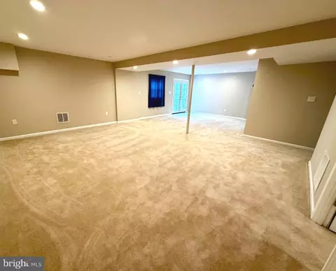 Living - 13608 Creekside, Silver Spring, MD 20904 photo 14 of 14
