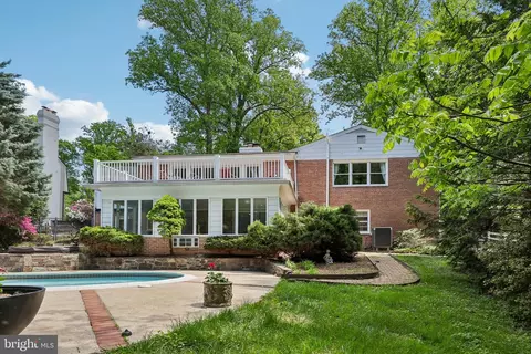 Exterior - 10410 Gary Rd, Potomac, MD 20854 photo 11 of 18