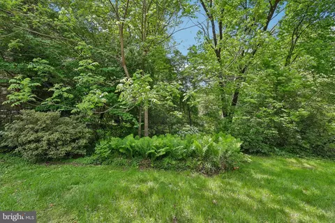 Exterior - 10410 Gary Rd, Potomac, MD 20854 photo 15 of 18