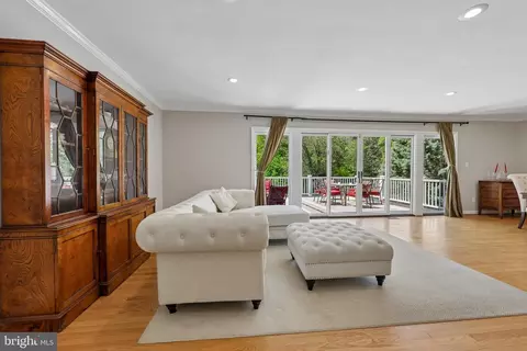 Living - 10410 Gary Rd, Potomac, MD 20854 photo 1 of 6