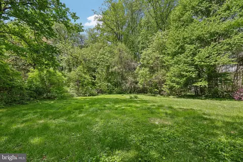 Exterior - 10410 Gary Rd, Potomac, MD 20854 photo 5 of 18