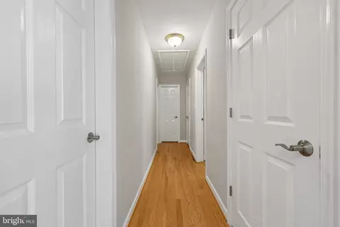 Entry Way - 10410 Gary Rd, Potomac, MD 20854 photo 2 of 3