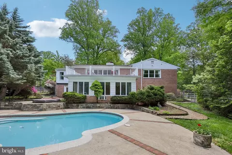 Exterior - 10410 Gary Rd, Potomac, MD 20854 photo 7 of 18