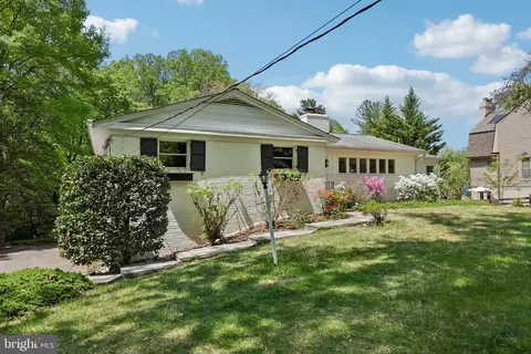 Exterior - 10410 Gary Rd, Potomac, MD 20854 photo 17 of 18