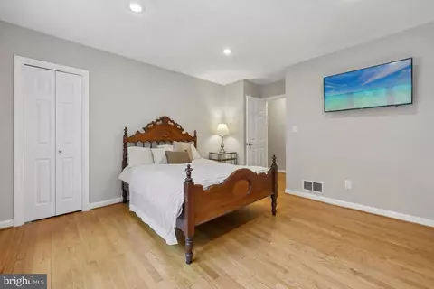 Bedroom - 10410 Gary Rd, Potomac, MD 20854 photo 3 of 11