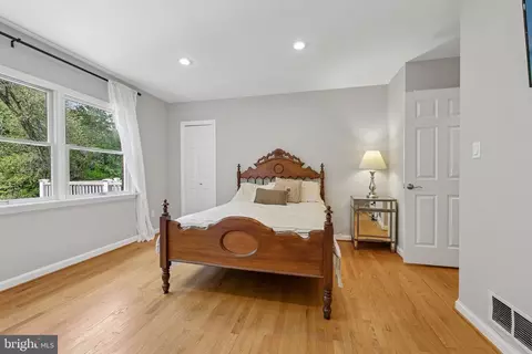 Bedroom - 10410 Gary Rd, Potomac, MD 20854 photo 4 of 11
