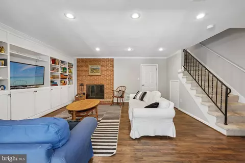 Living - 10410 Gary Rd, Potomac, MD 20854 photo 5 of 6