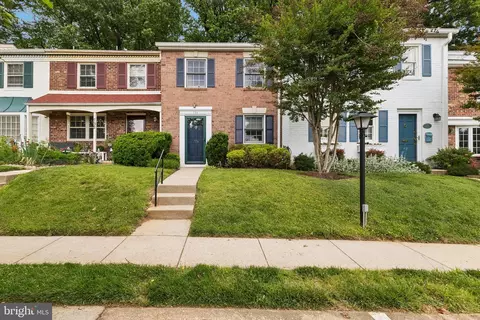 734 Azalea Dr #11-734, Rockville, MD 20850