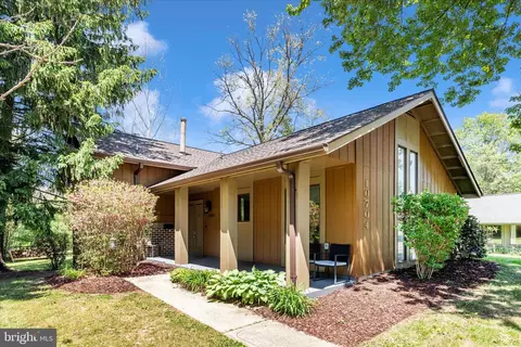 10704 Wayridge Dr, Montgomery Village, MD 20886